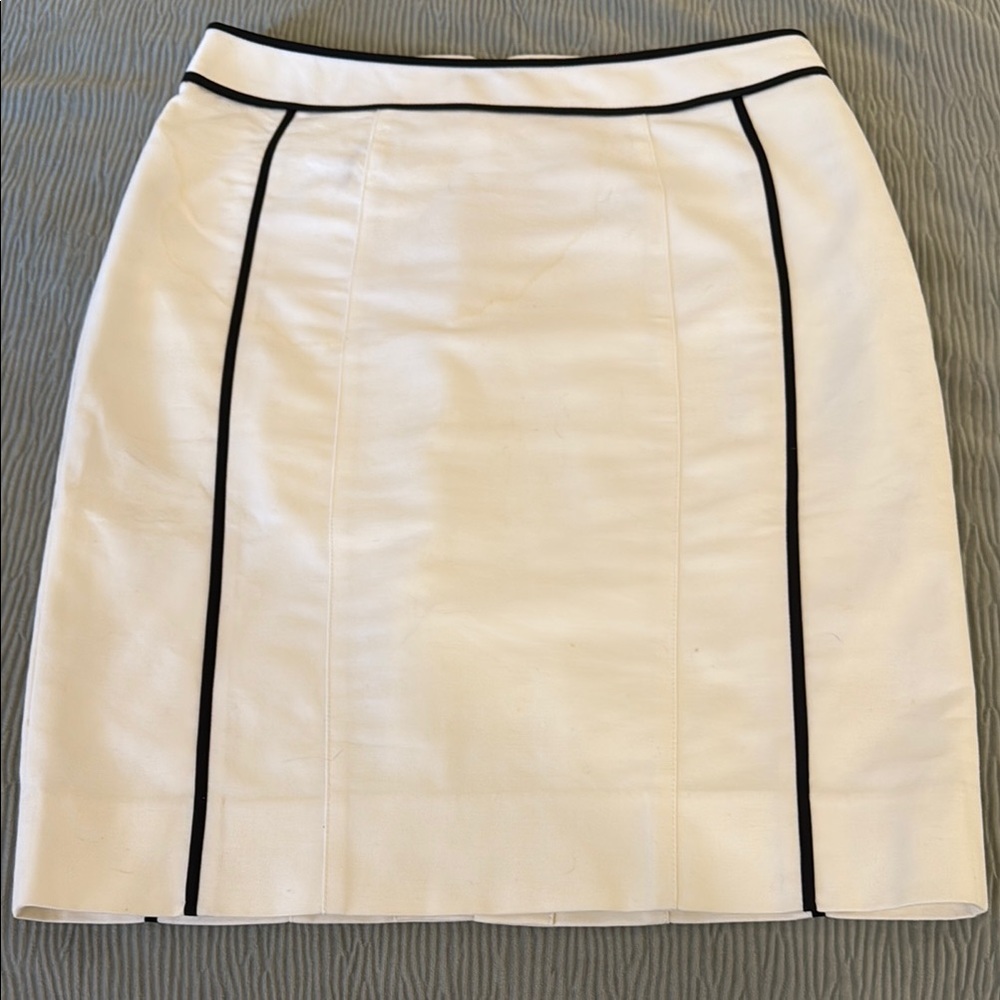 White House Black Market Elegant White Pencil Skirt with Black Trim